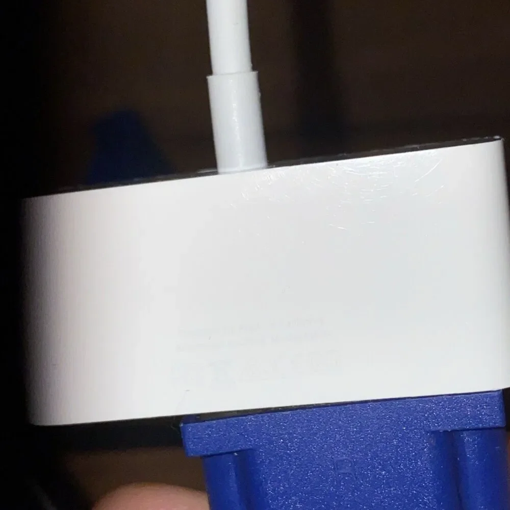 OEM Apple A1439 Lightning to VGA Adapter MD825ZM/A W VGA Cable Combo